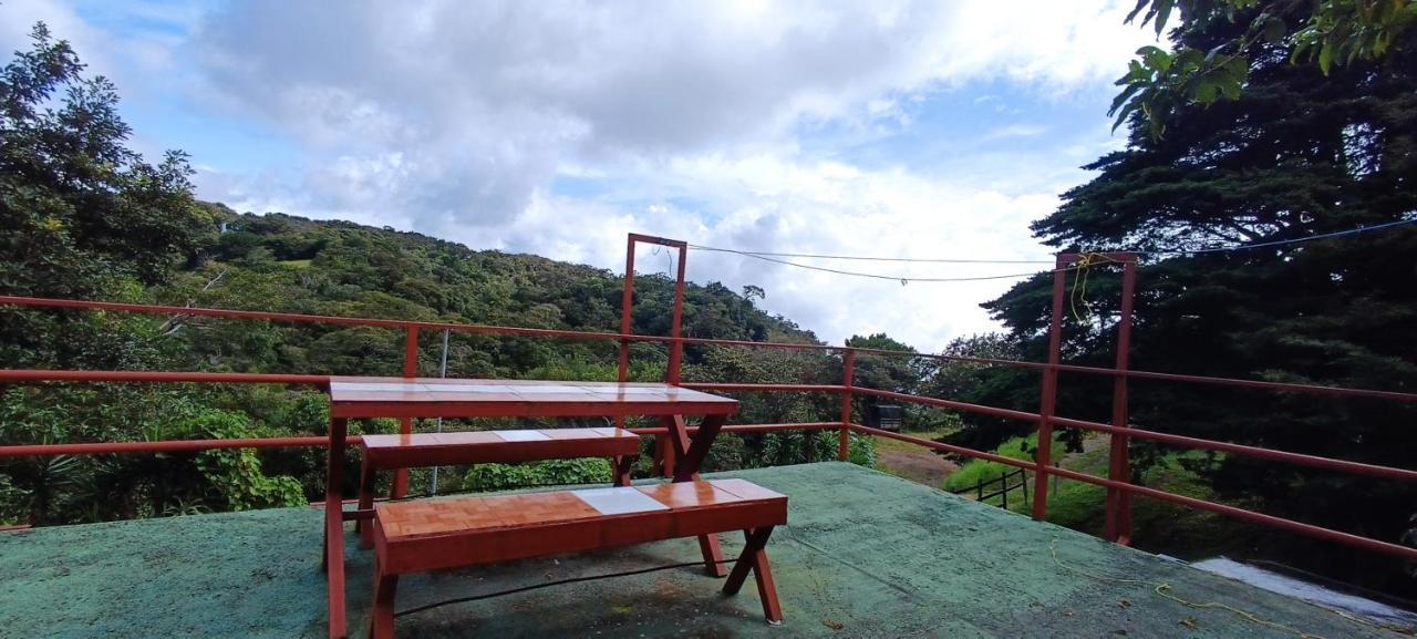 Monteverde Monkey Hostel Luaran gambar