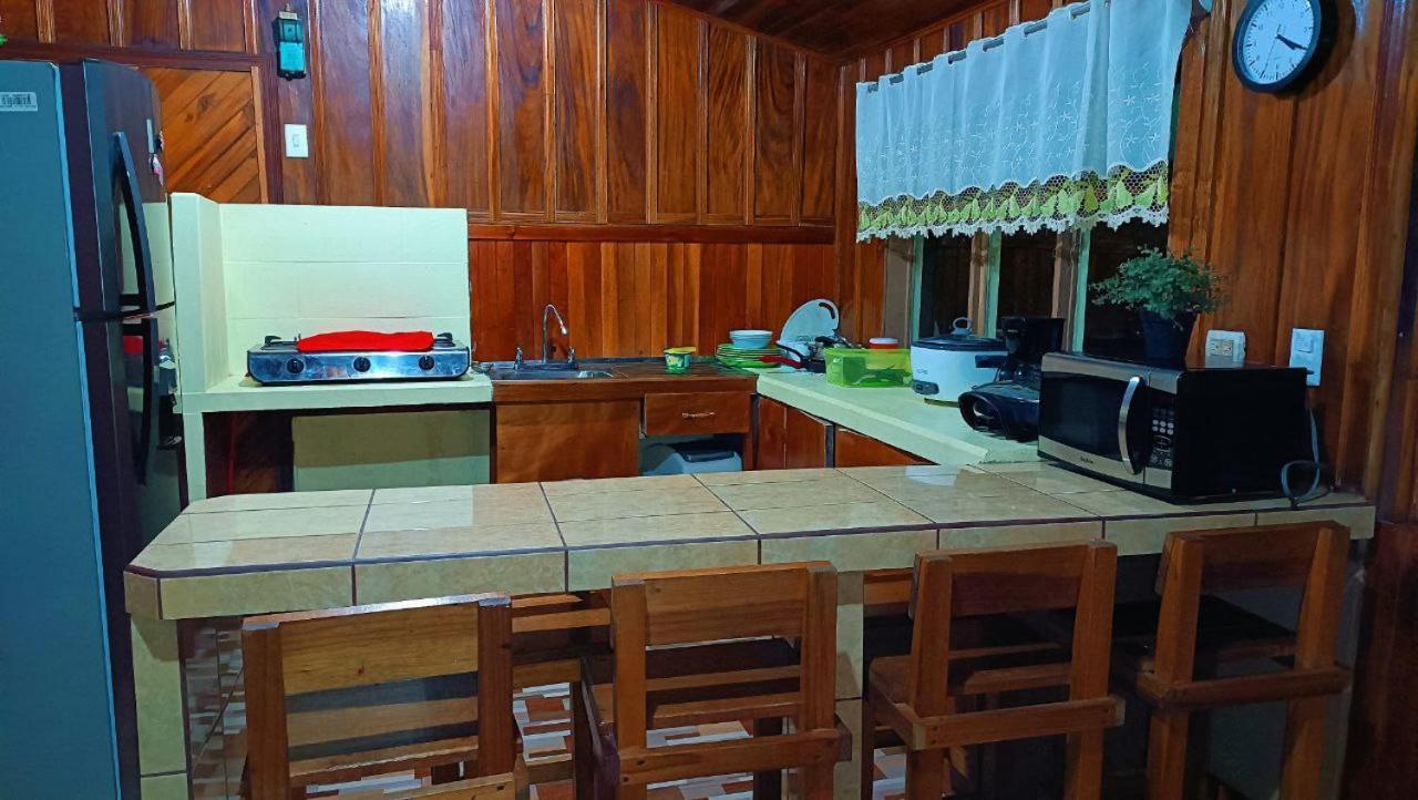 Monteverde Monkey Hostel Luaran gambar